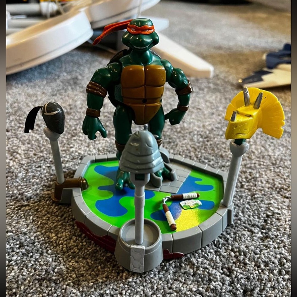 2005 TMNT KICKER MiKE  TMNT Kicking Figure